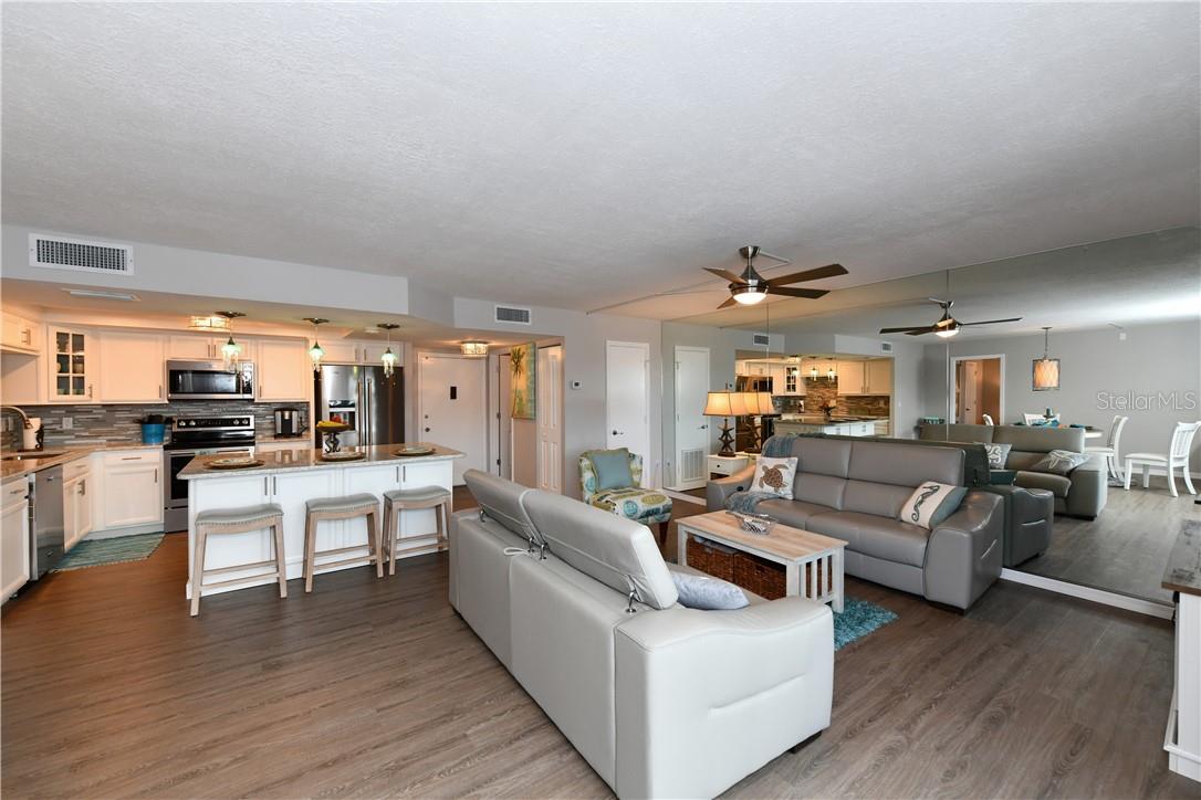 800 BENJAMIN FRANKLIN DR #403 — photo 10