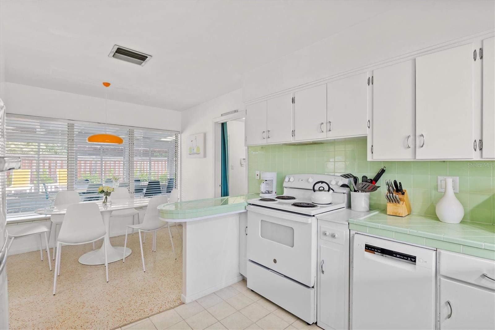 2473 DAVIS BLVD — photo 24