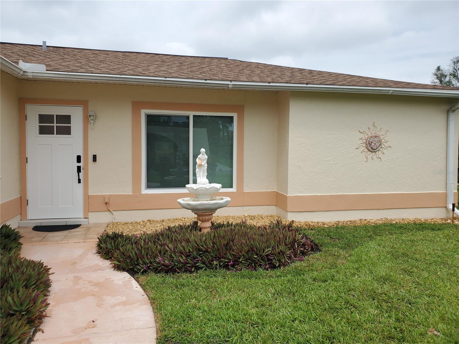 Home in BRADENTON — photo 3