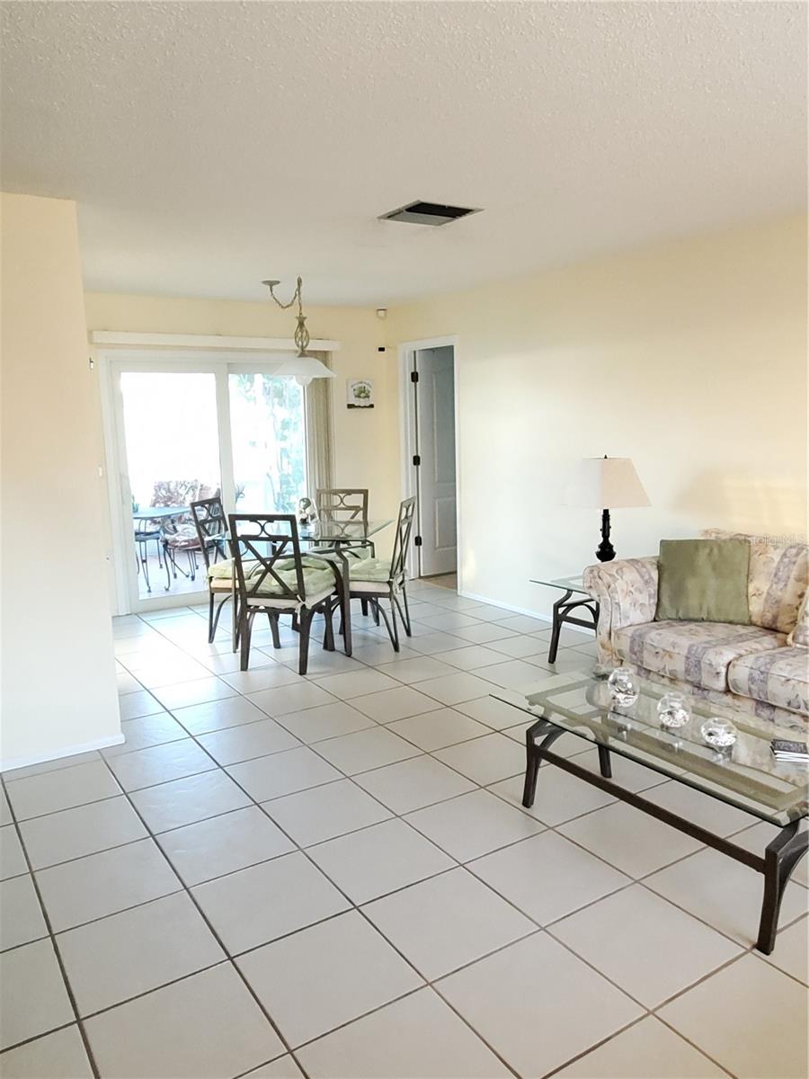 Home in BRADENTON — photo 4