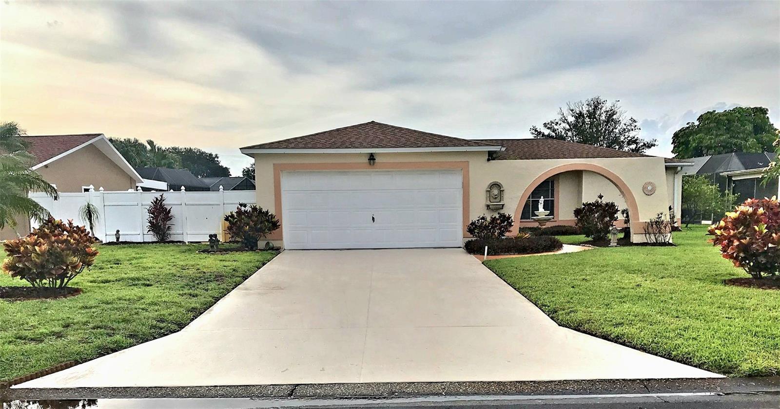 Home in BRADENTON — photo 2