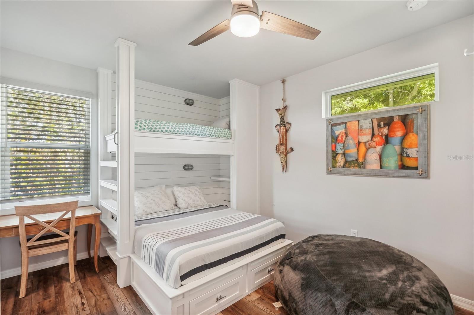 501 CHANNEL LN — photo 12