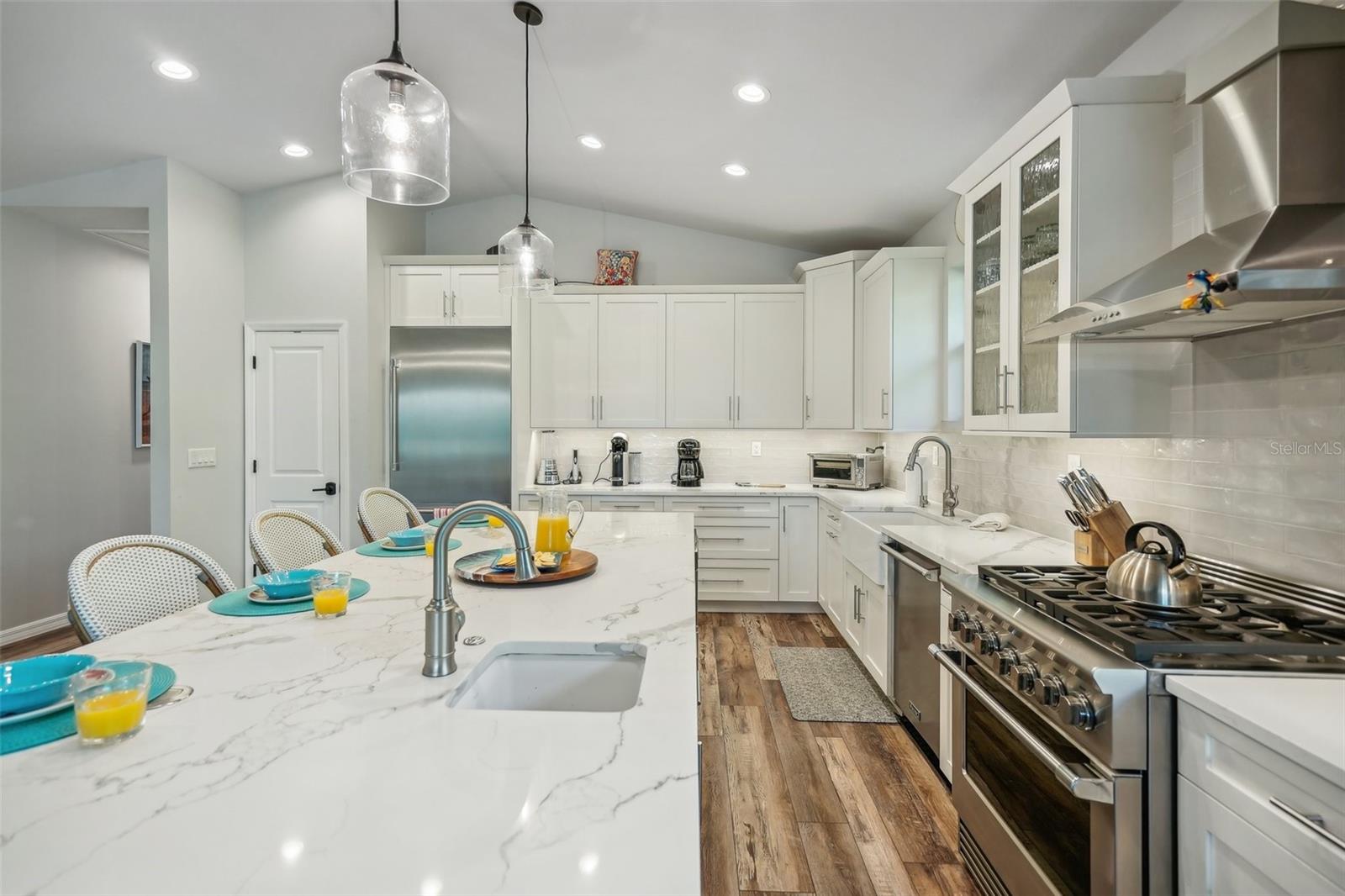 501 CHANNEL LN — photo 18