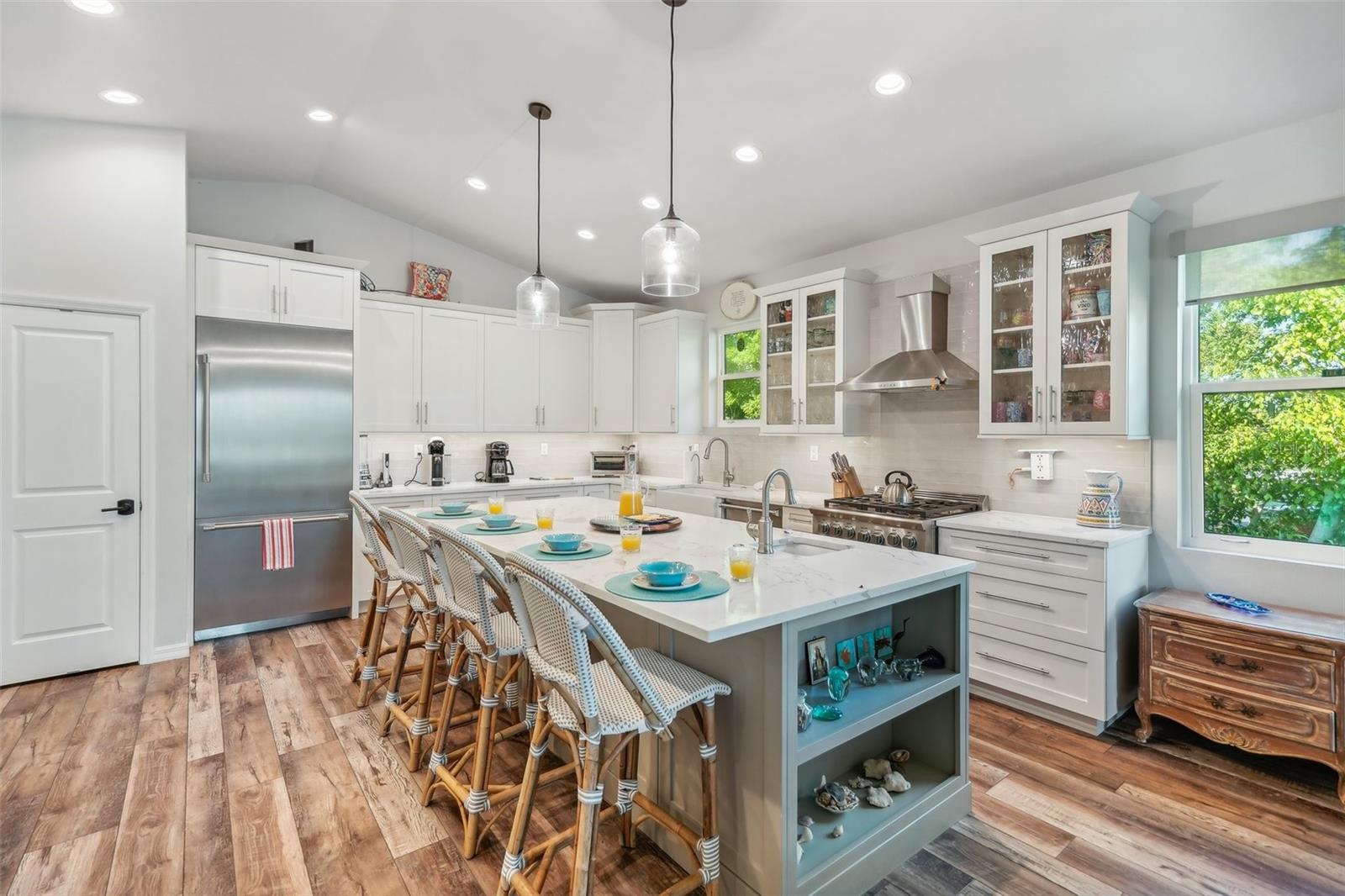 501 CHANNEL LN — photo 4