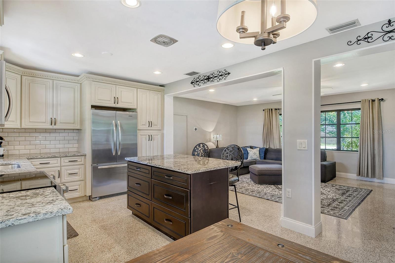 2309 LYNN ST — photo 14