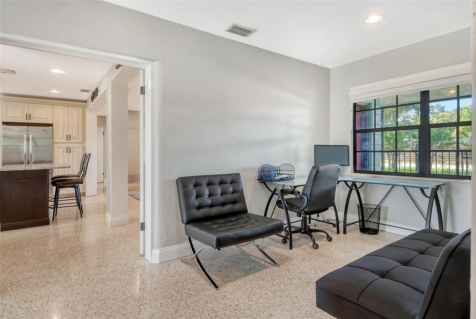2309 LYNN ST — photo 25