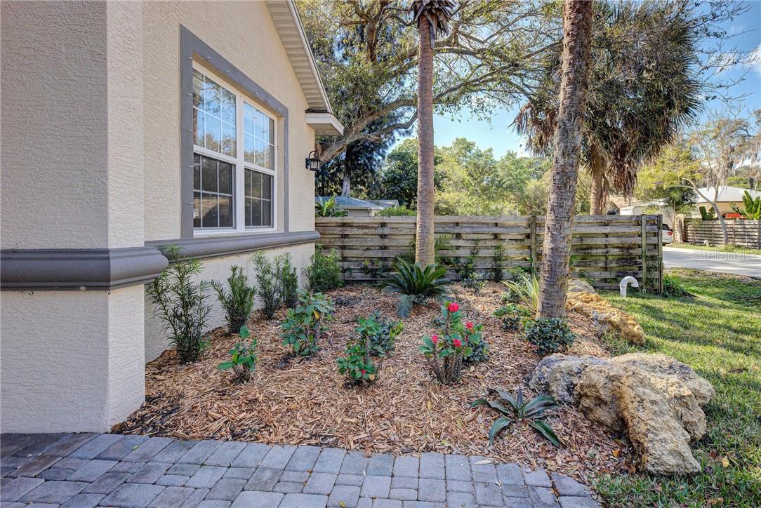 2330 BRADFORD ST — photo 4