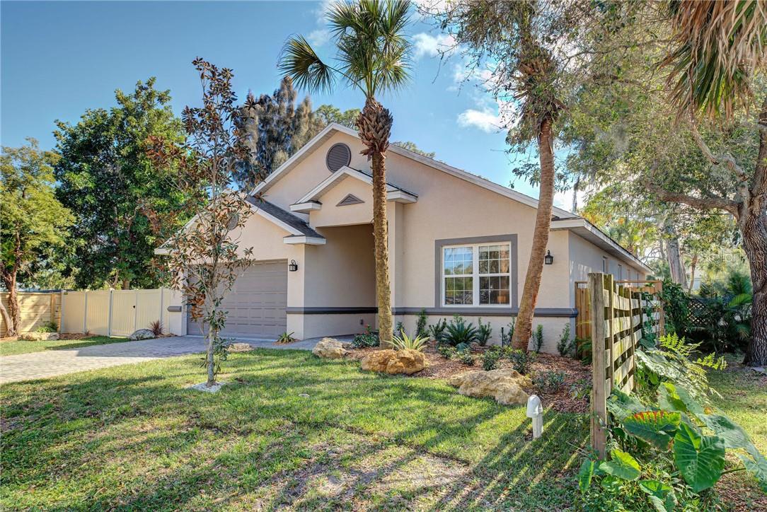 2330 BRADFORD ST — photo 3