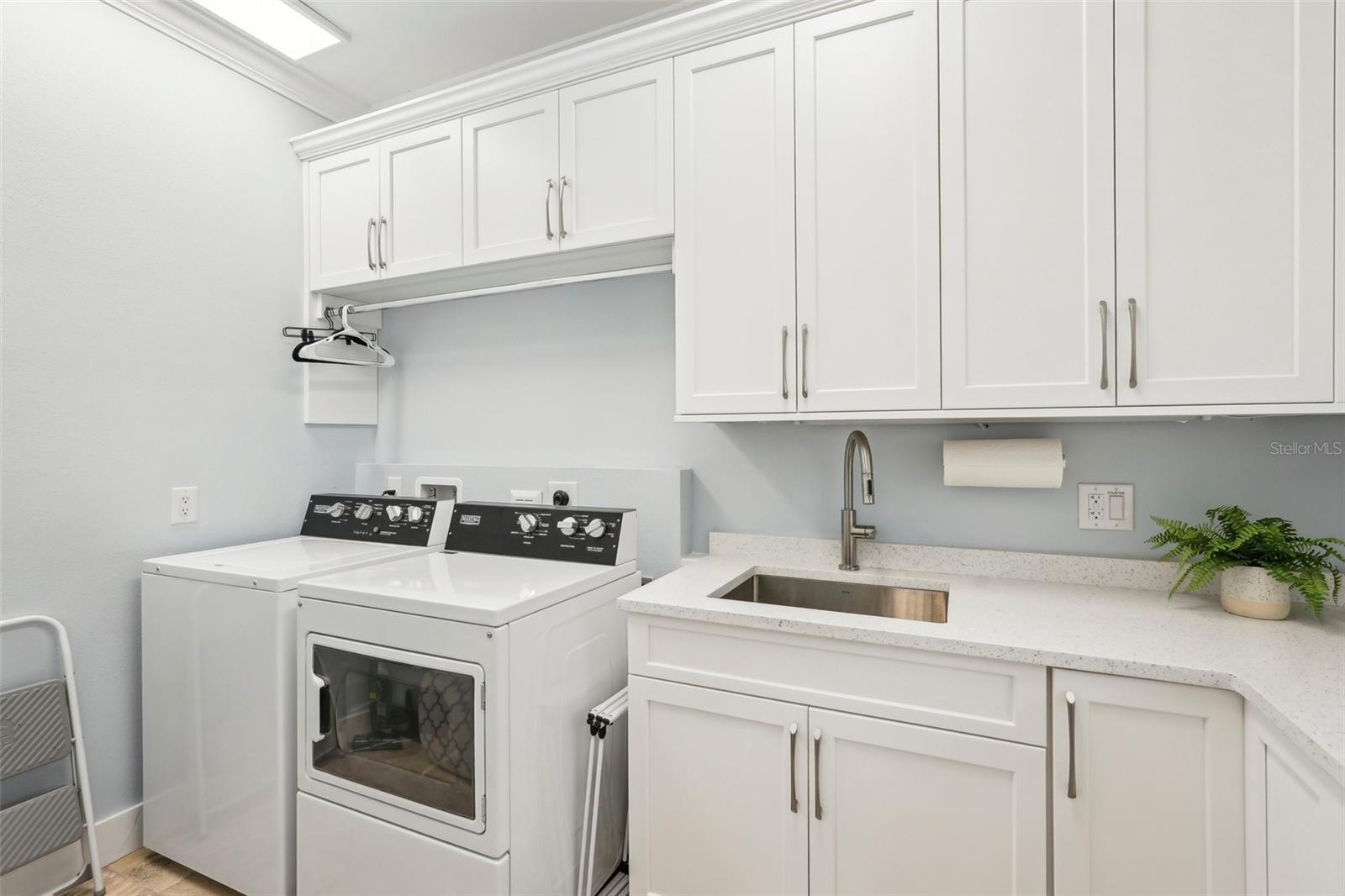 85 S POLK DR — photo 17