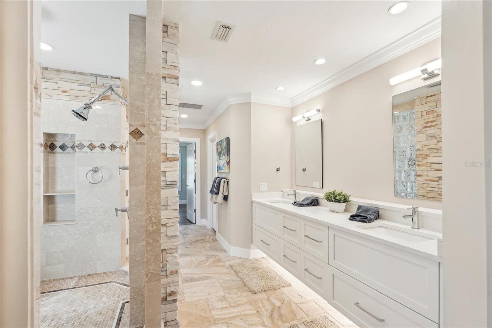 85 S POLK DR — photo 11