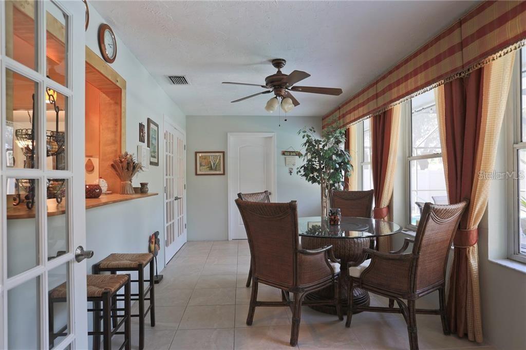 2929 MAYFLOWER ST — photo 13