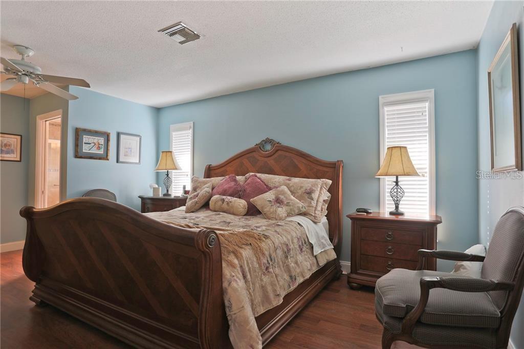 2929 MAYFLOWER ST — photo 10