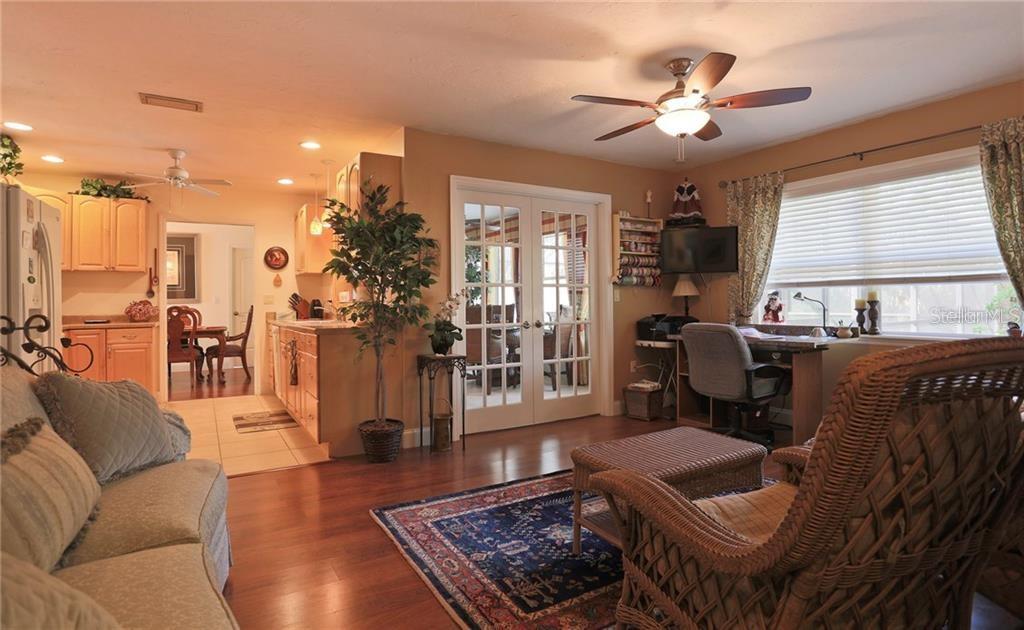 2929 MAYFLOWER ST — photo 9