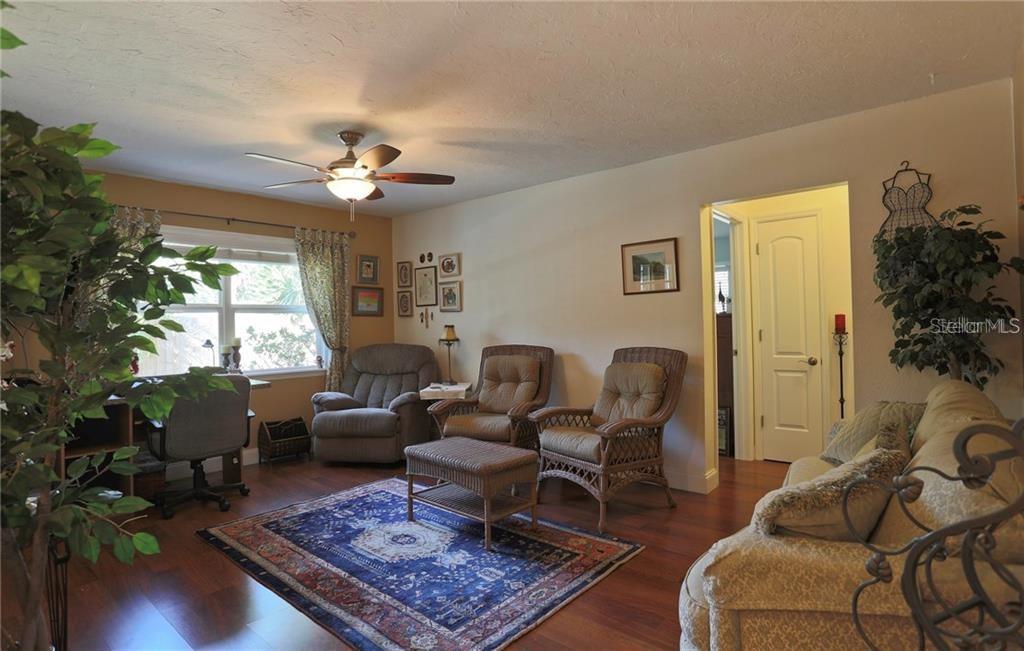 2929 MAYFLOWER ST — photo 8