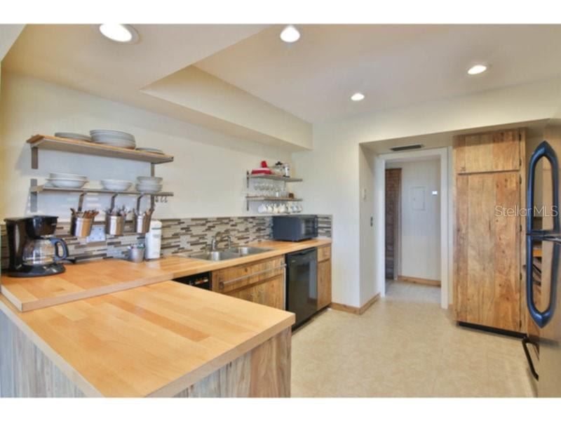 460 BEACH RD #A1 — photo 15