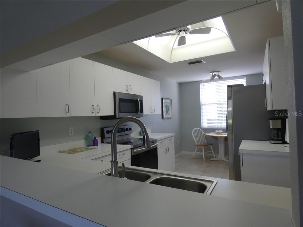 8735 OLDE HICKORY AVE #8101 — photo 3