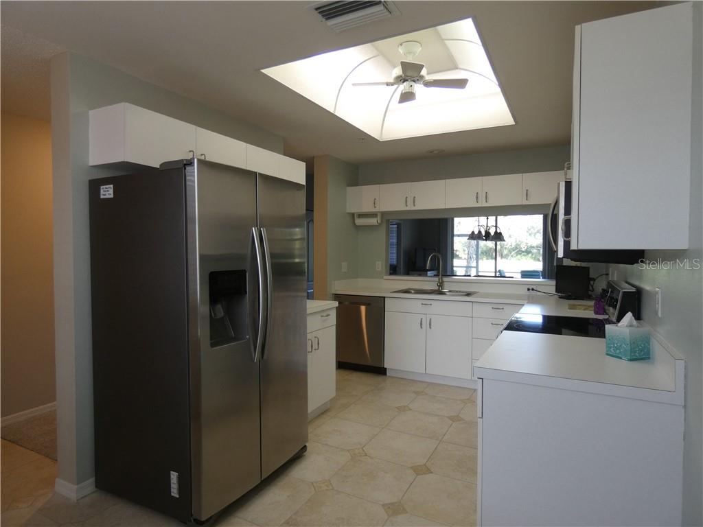 8735 OLDE HICKORY AVE #8101 — photo 4