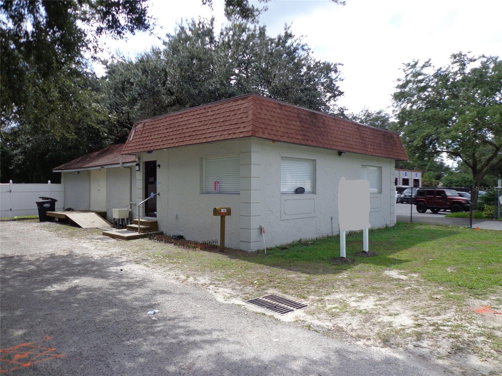1904 W WATERS AVE — photo 2