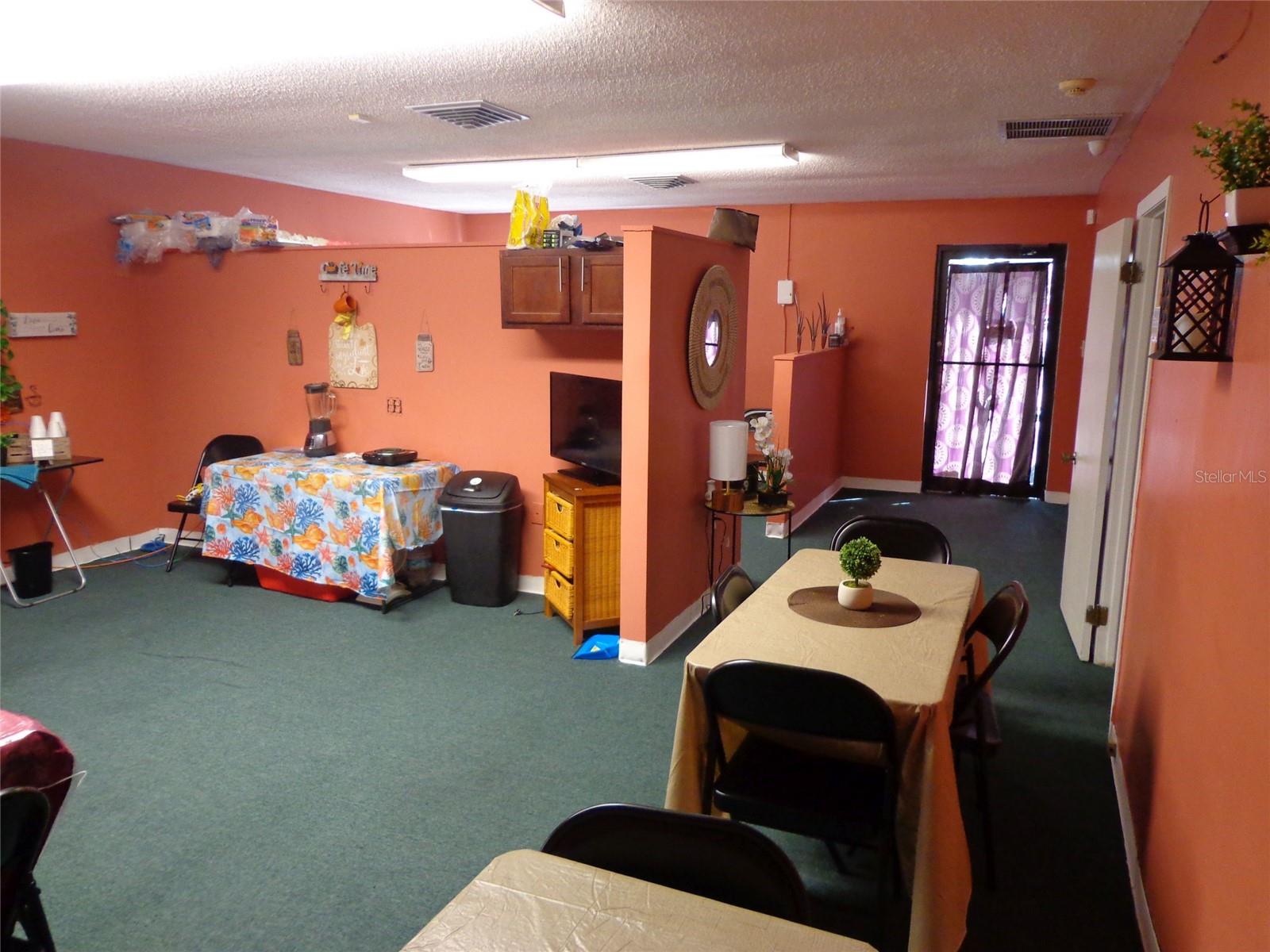 1904 W WATERS AVE — photo 10