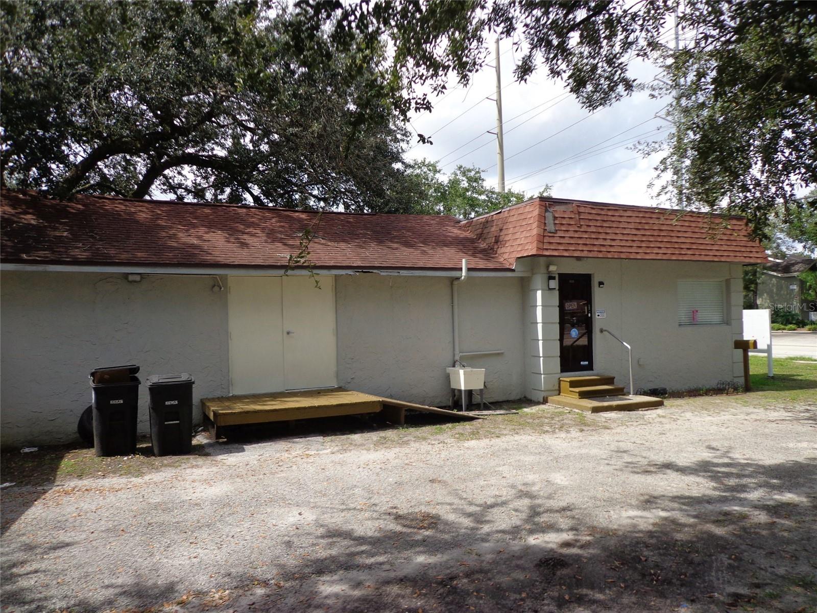 1904 W WATERS AVE — photo 4