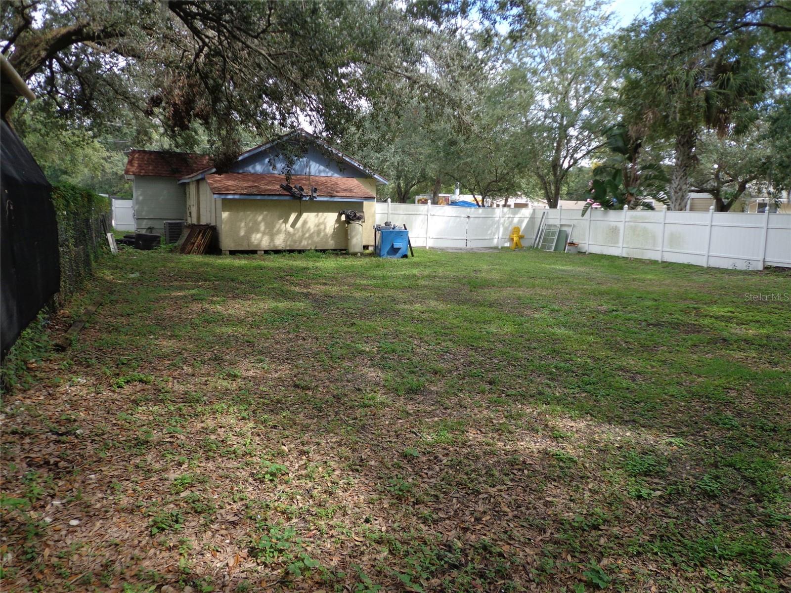1904 W WATERS AVE — photo 18