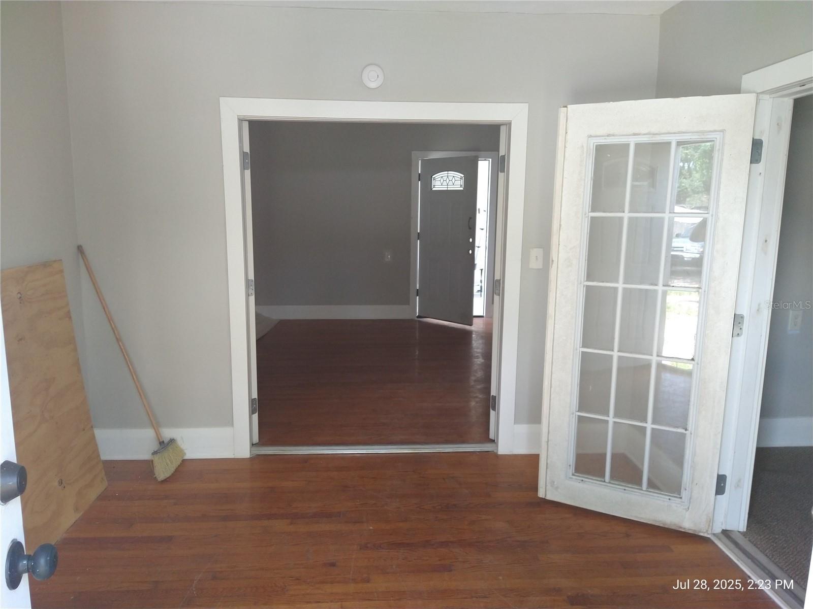 909 and 911 WEST HILLSBOROUGH AVE — photo 9