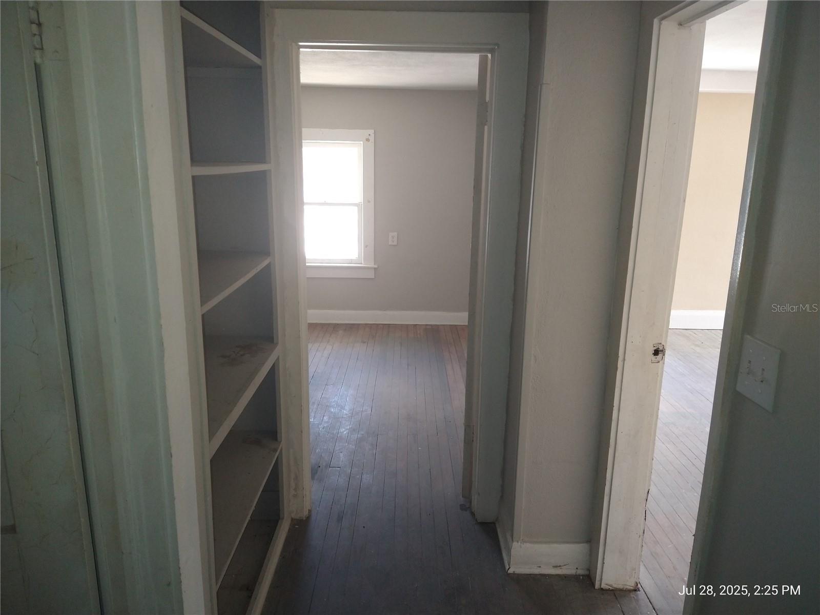 909 and 911 WEST HILLSBOROUGH AVE — photo 17