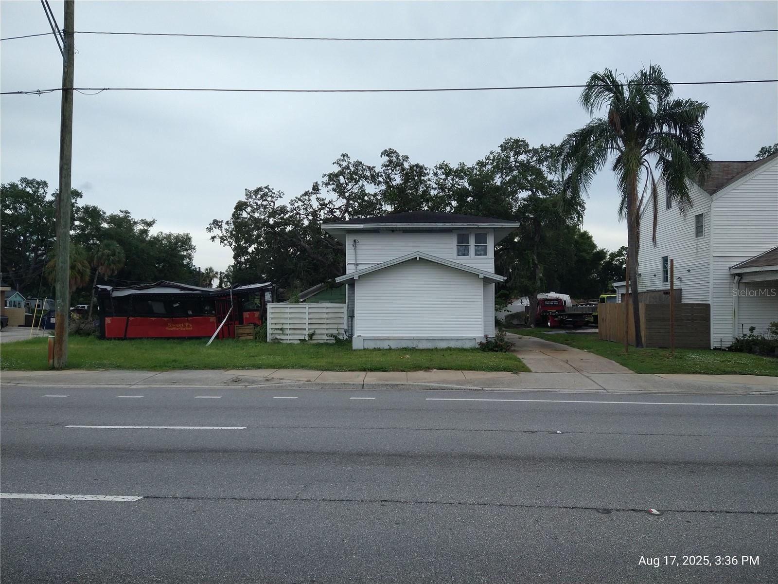 909 and 911 WEST HILLSBOROUGH AVE — photo 3