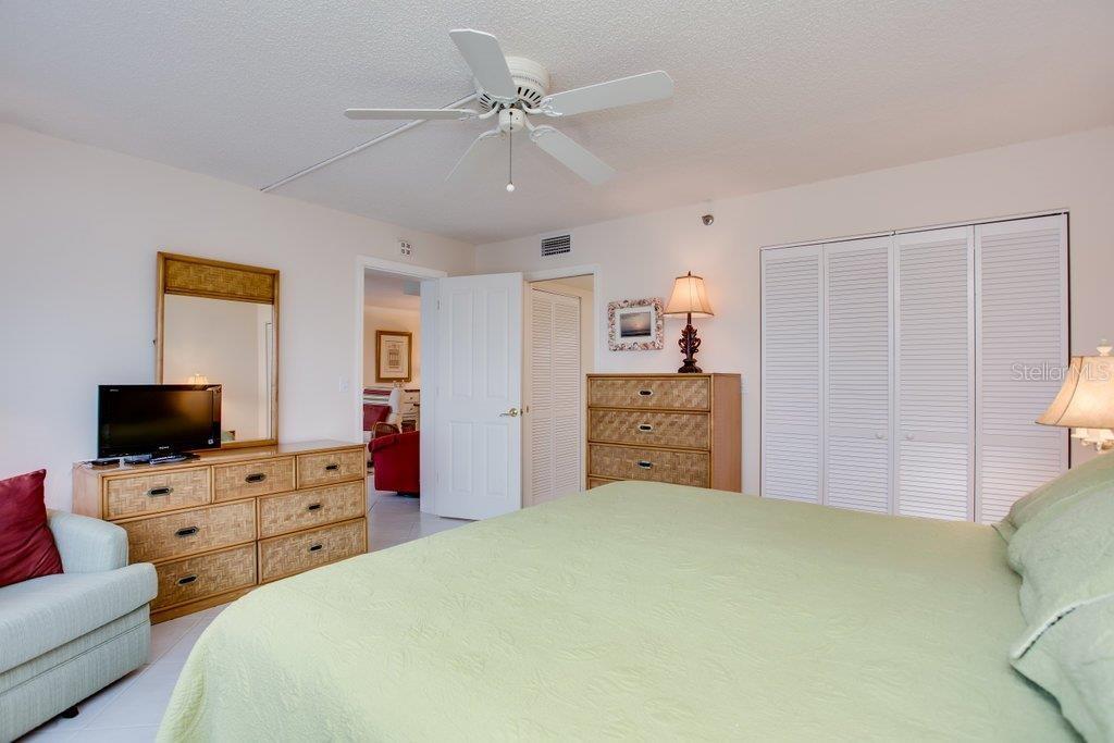 1001 BENJAMIN FRANKLIN DR #404 — photo 8