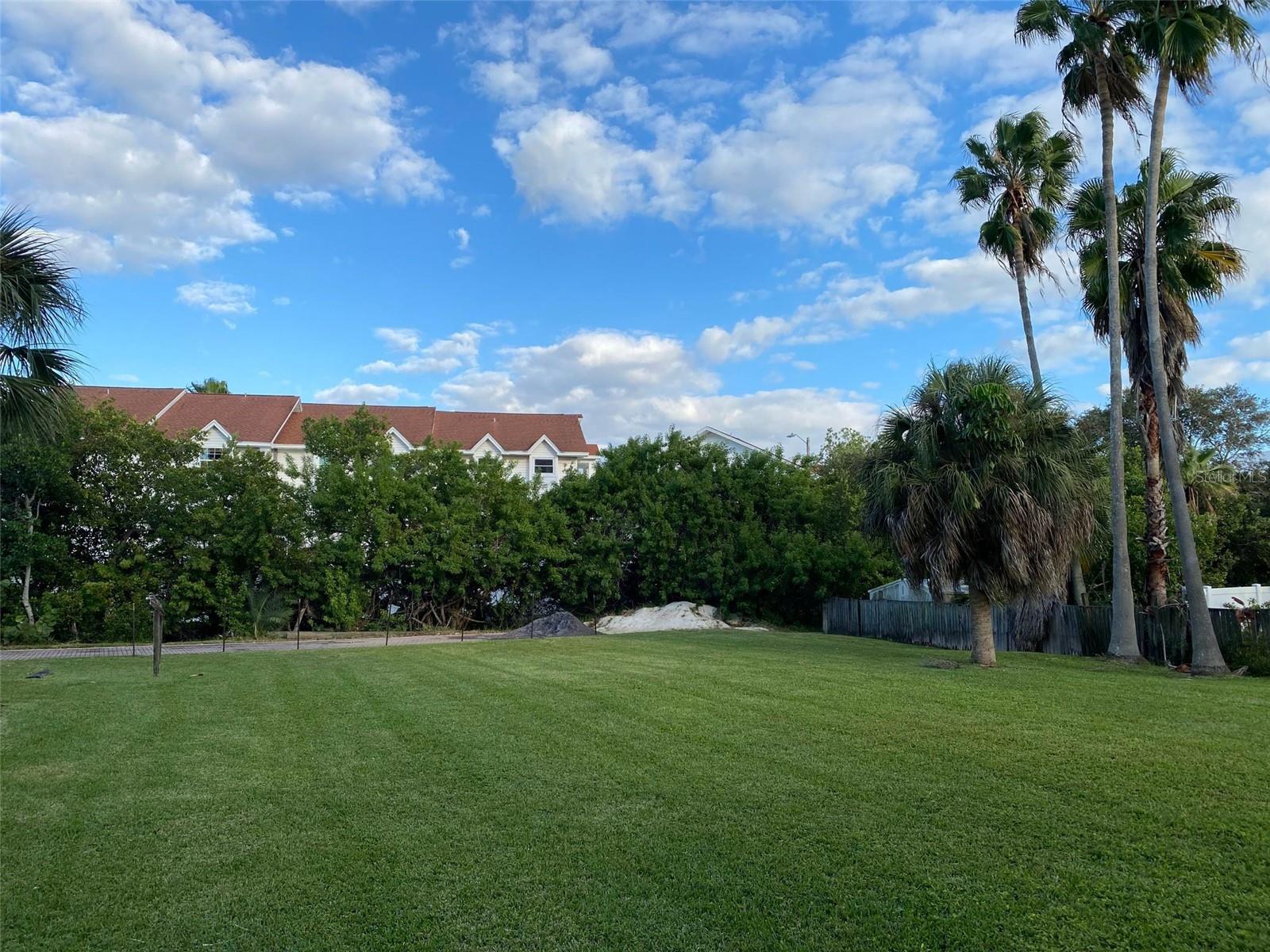 WHISPERING PINES DR — photo 4