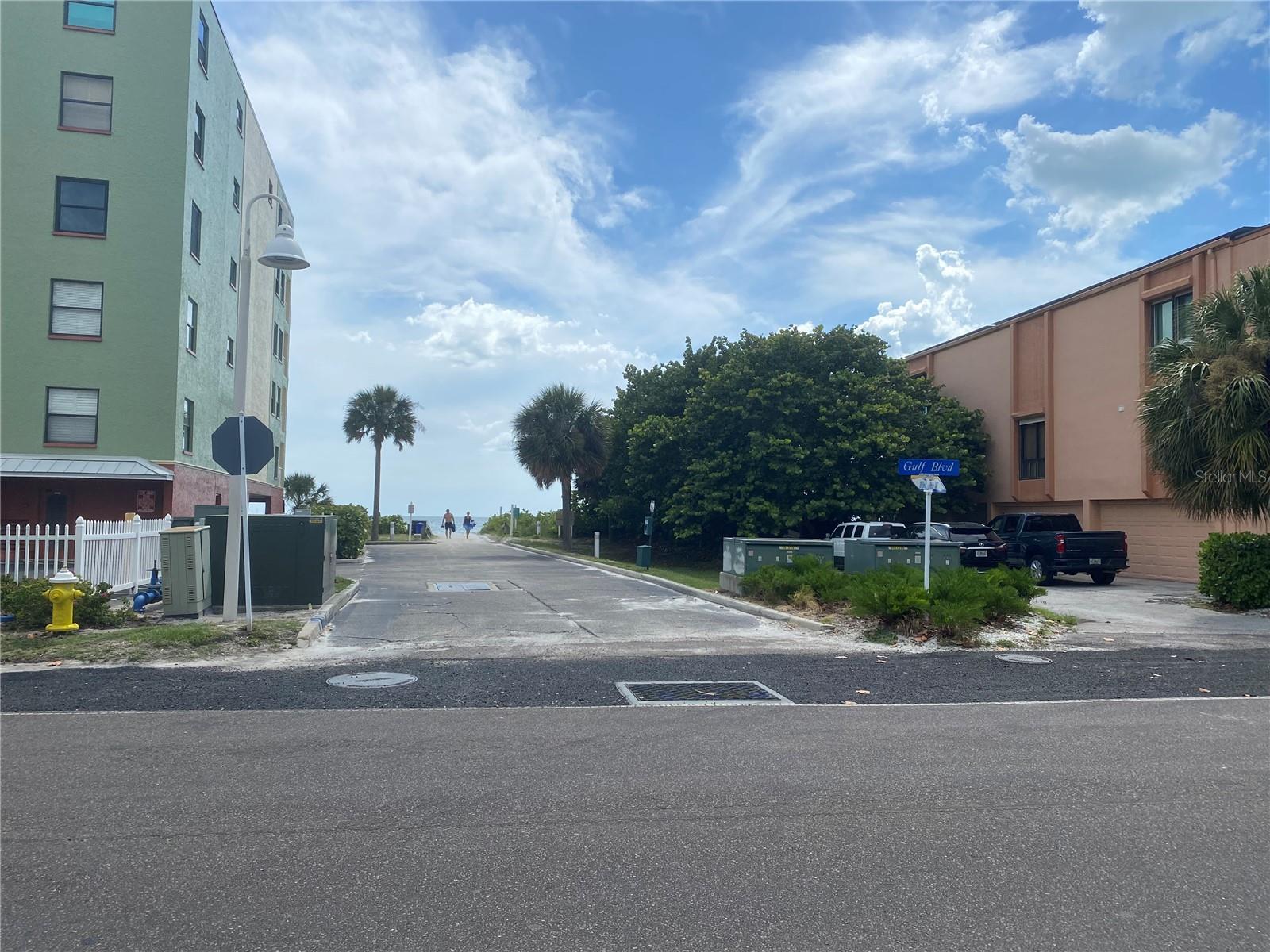 WHISPERING PINES DR — photo 21