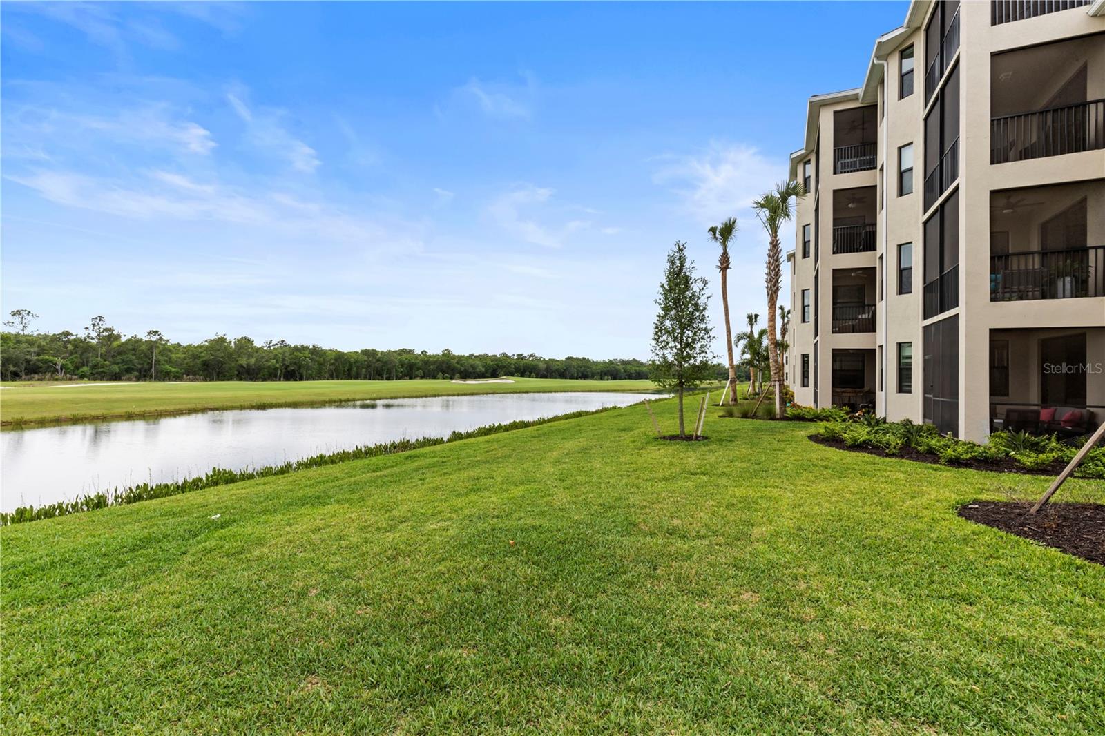 18008 GAWTHROP DR #402 — photo 32