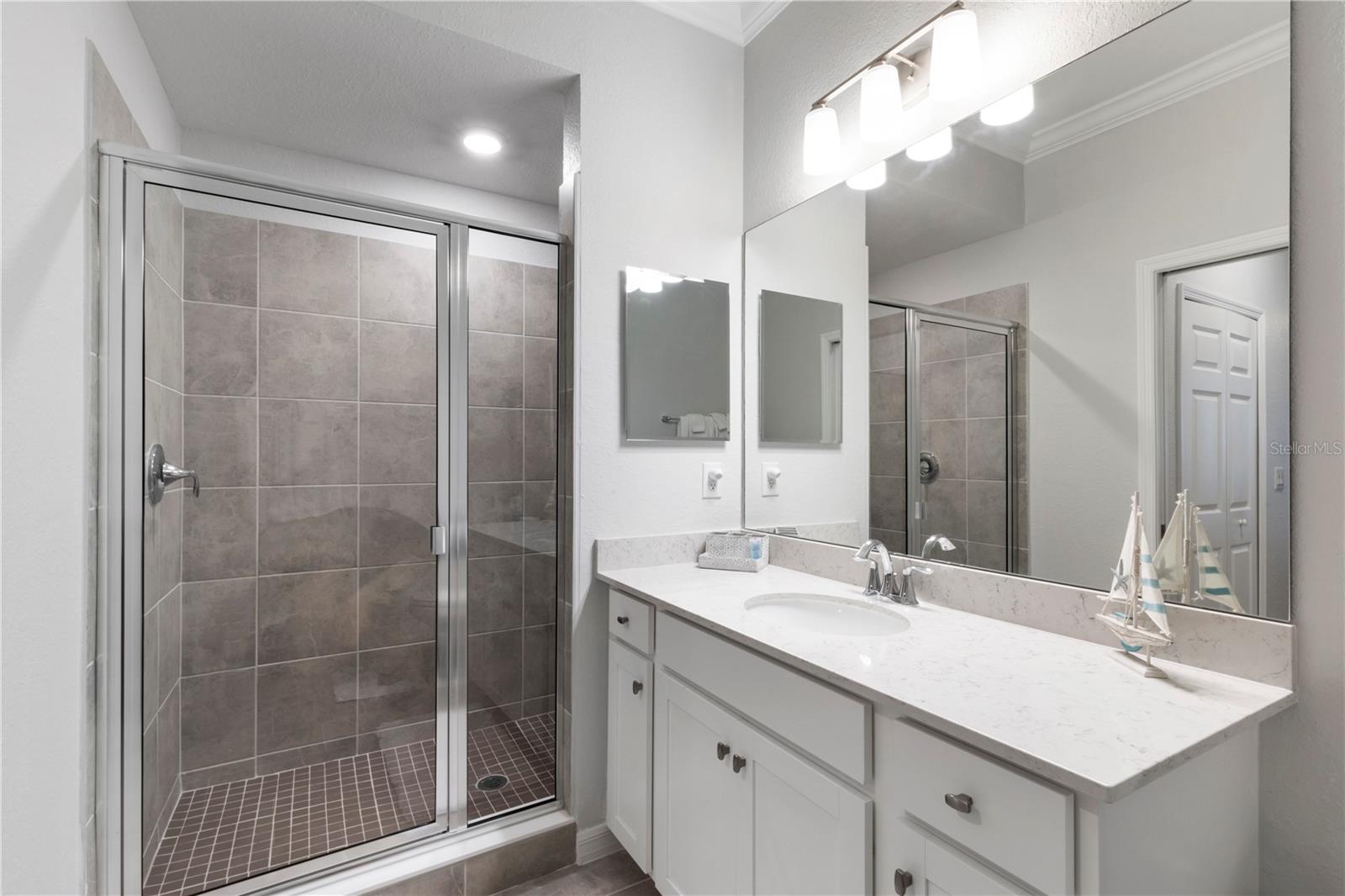 18008 GAWTHROP DR #402 — photo 20