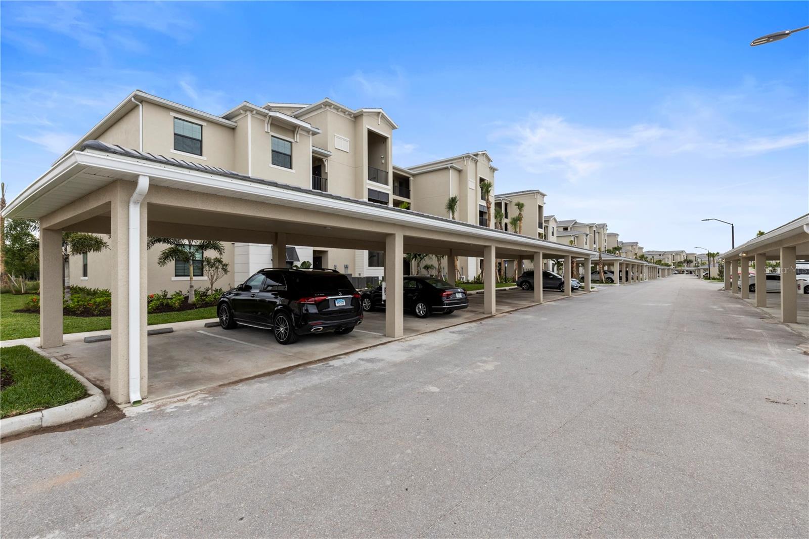 18008 GAWTHROP DR #402 — photo 36
