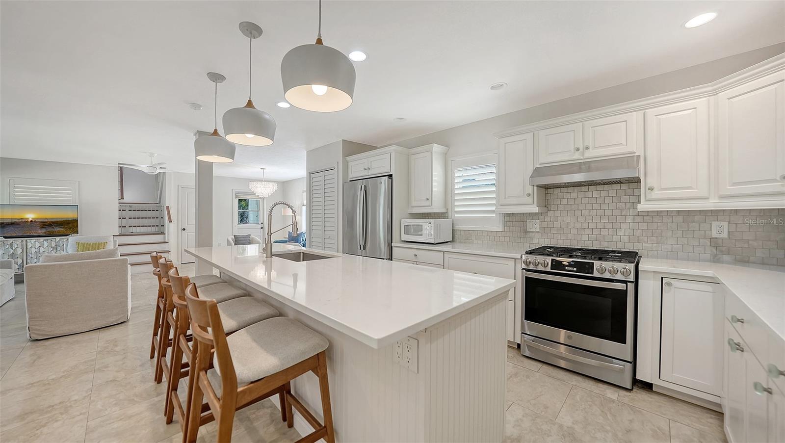 3708 SANDSPUR LN — photo 22