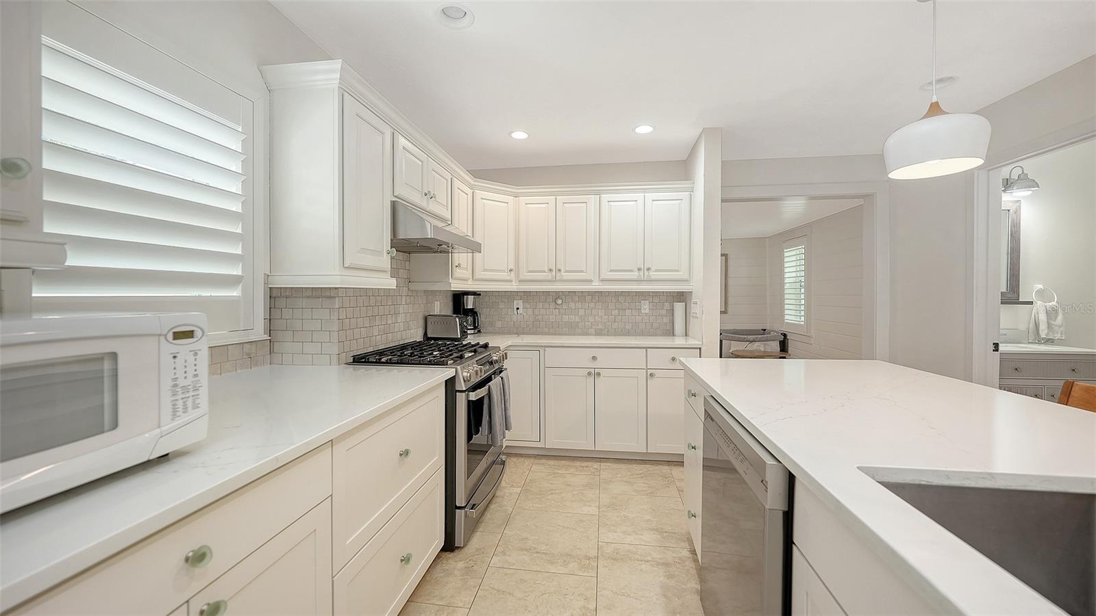 3708 SANDSPUR LN — photo 20