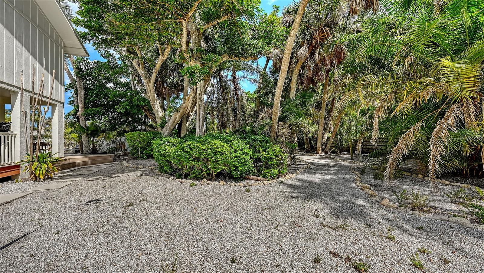 3708 SANDSPUR LN — photo 73