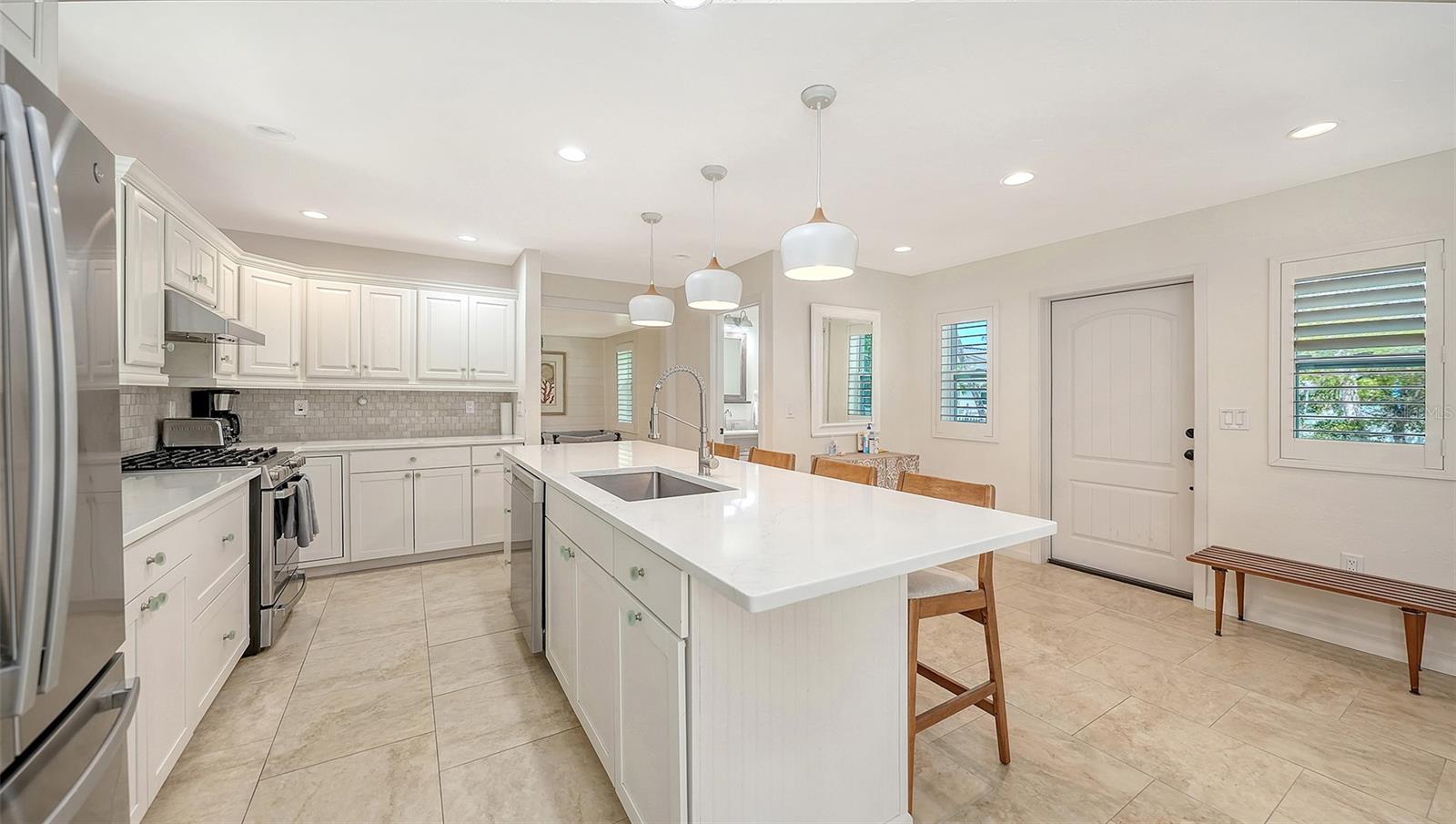 3708 SANDSPUR LN — photo 19