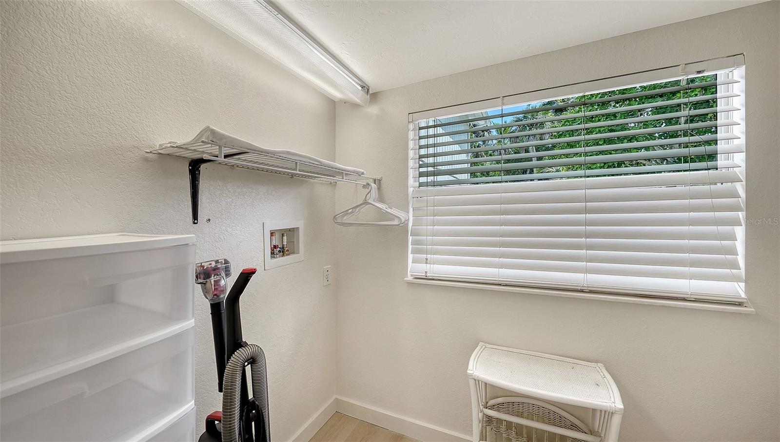 3708 SANDSPUR LN — photo 33
