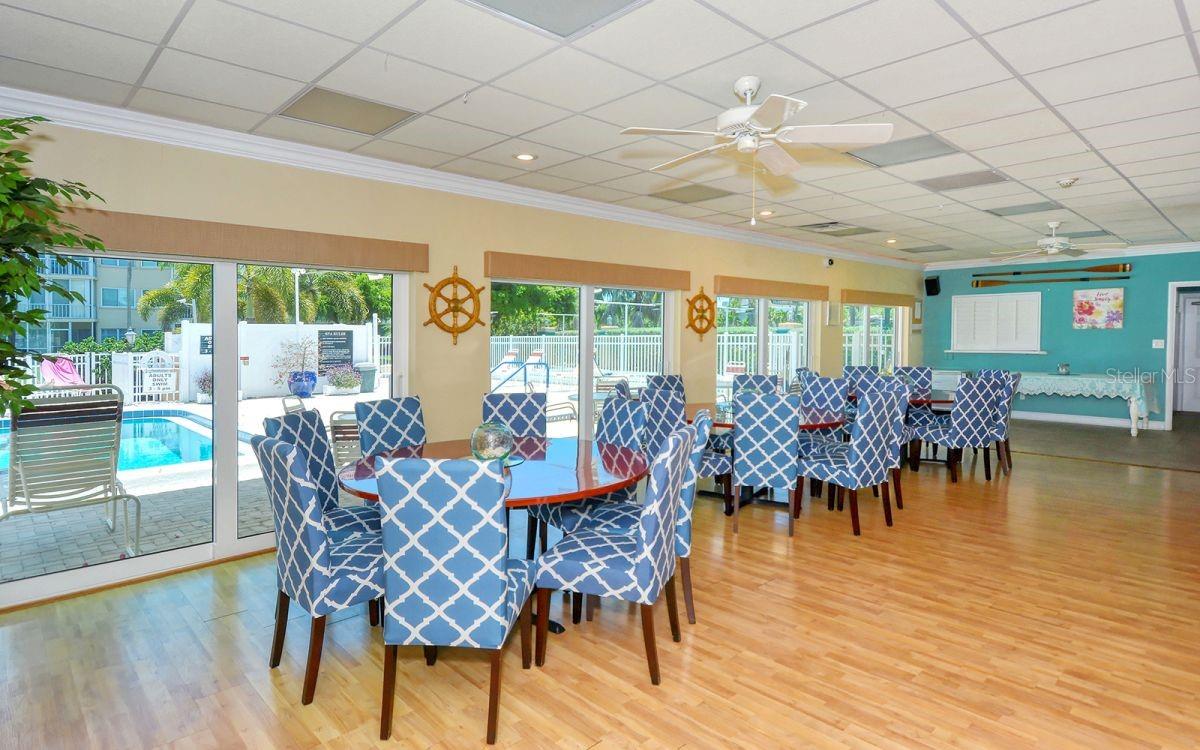 1250 N PORTOFINO DR #102MAR — photo 47