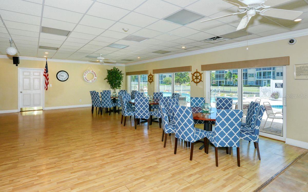1250 N PORTOFINO DR #102MAR — photo 48
