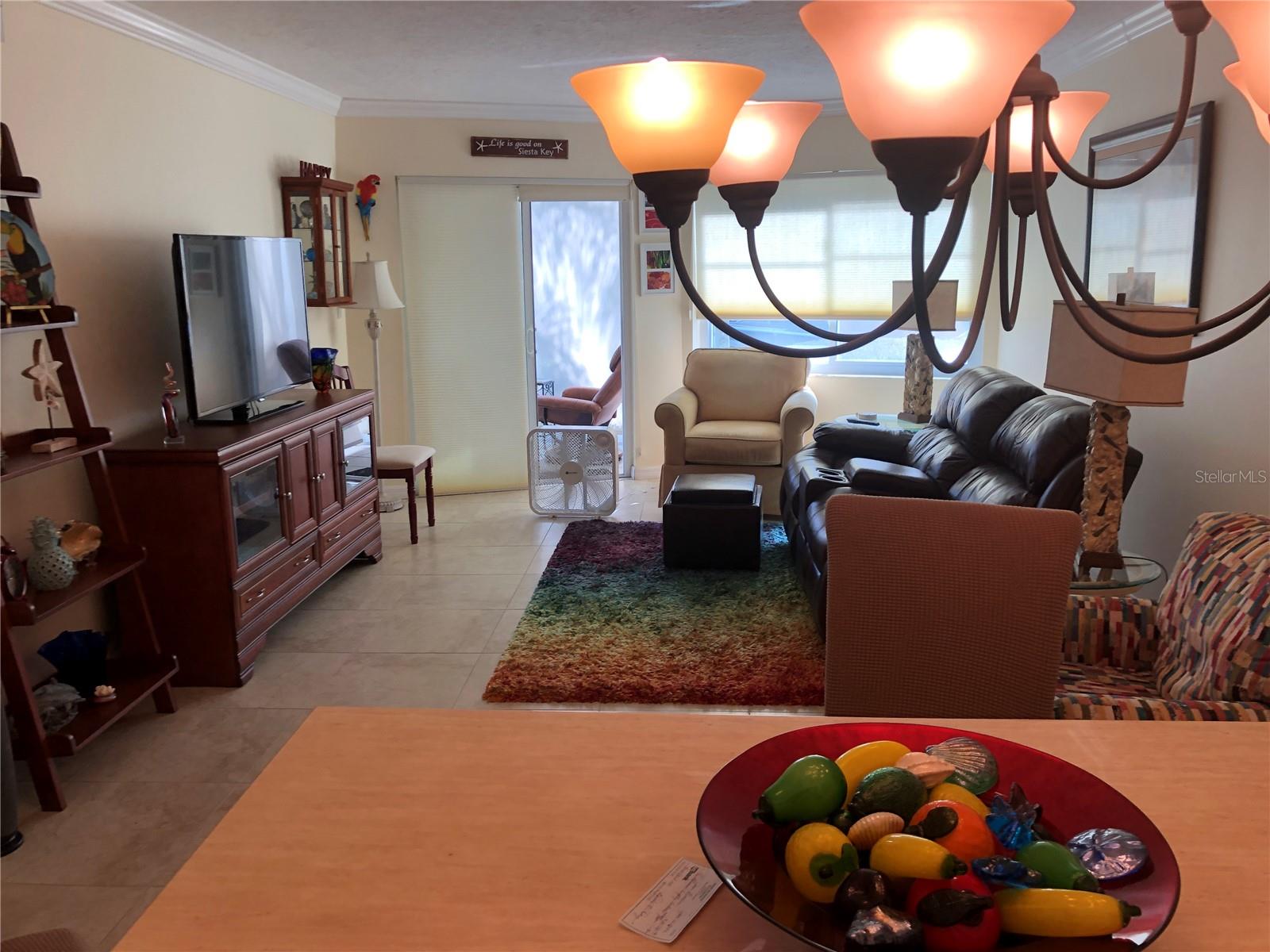 1250 N PORTOFINO DR #102MAR — photo 11