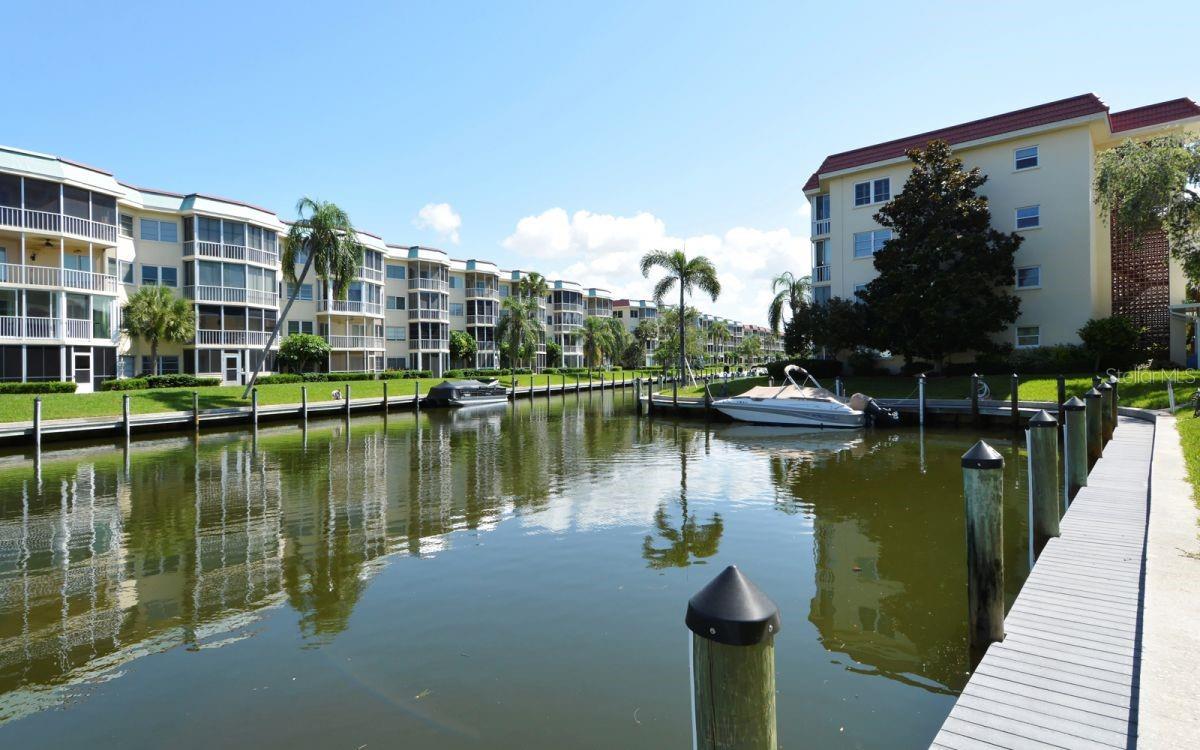 1250 N PORTOFINO DR #102MAR — photo 64