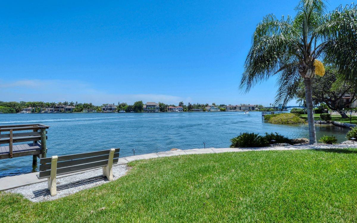 1250 N PORTOFINO DR #102MAR — photo 31