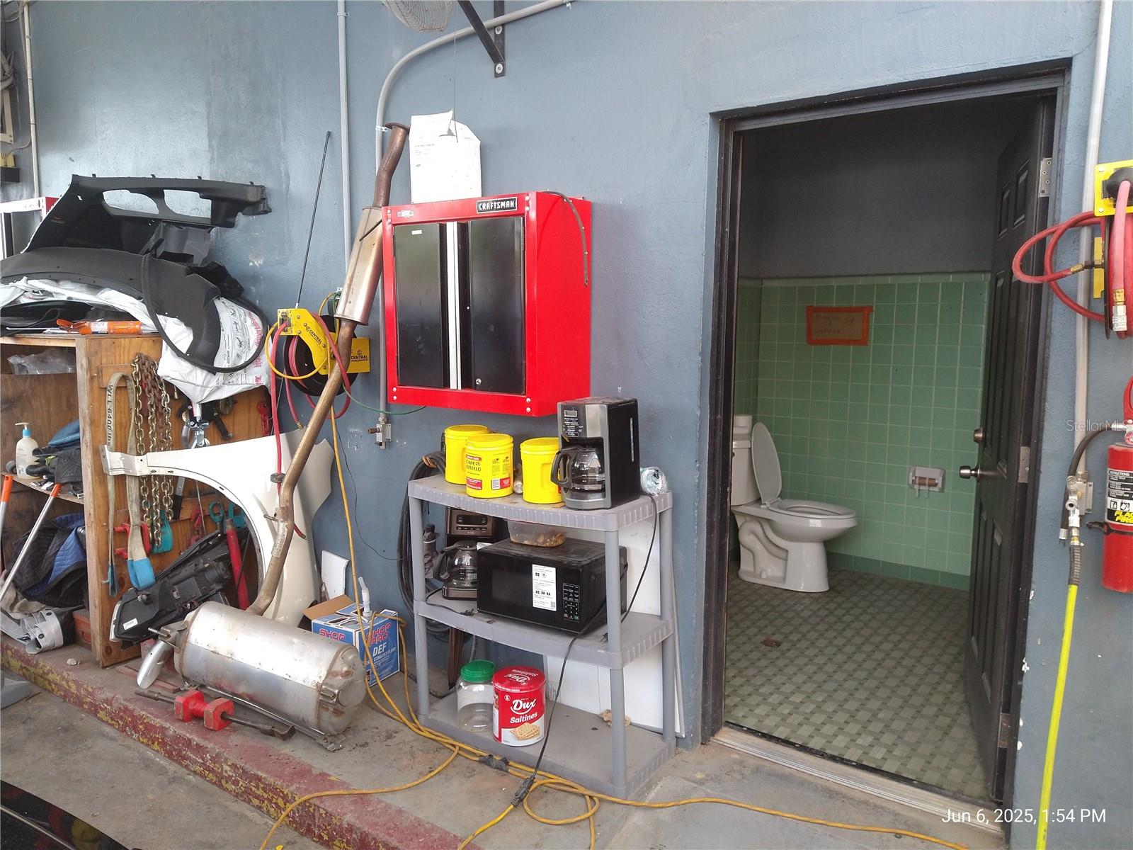 1301 W WATERS AVE — photo 25