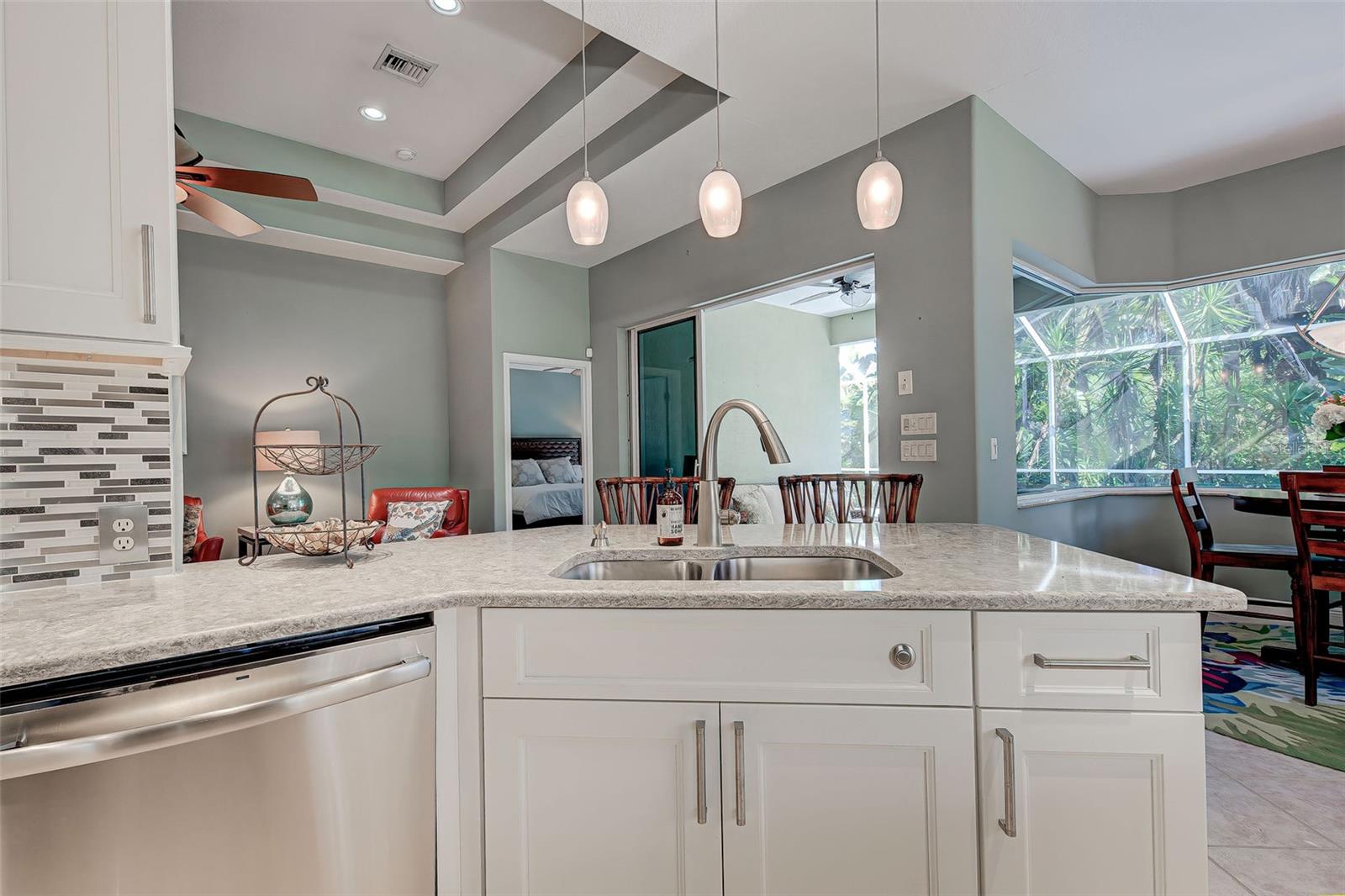 354 MELROSE CT — photo 12