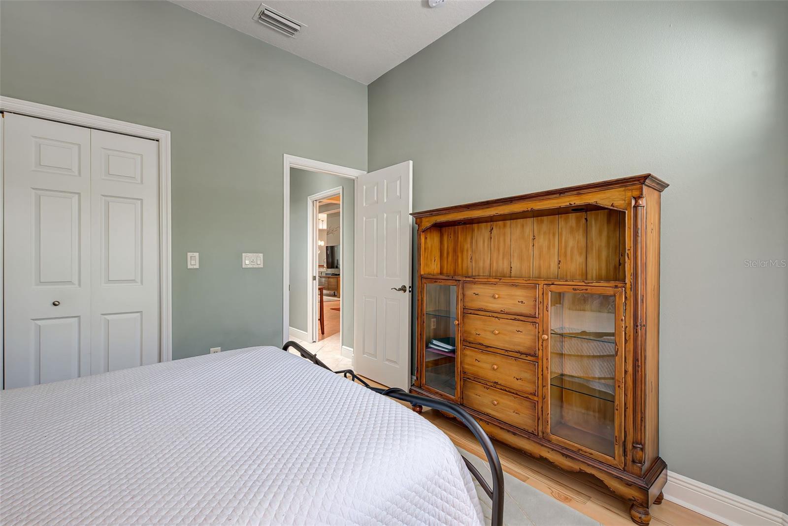354 MELROSE CT — photo 28