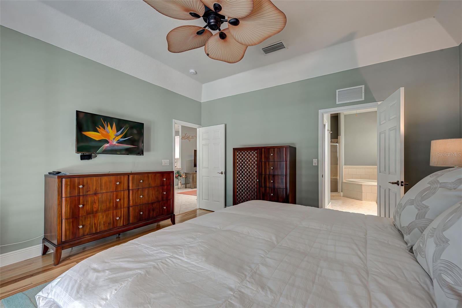 354 MELROSE CT — photo 23
