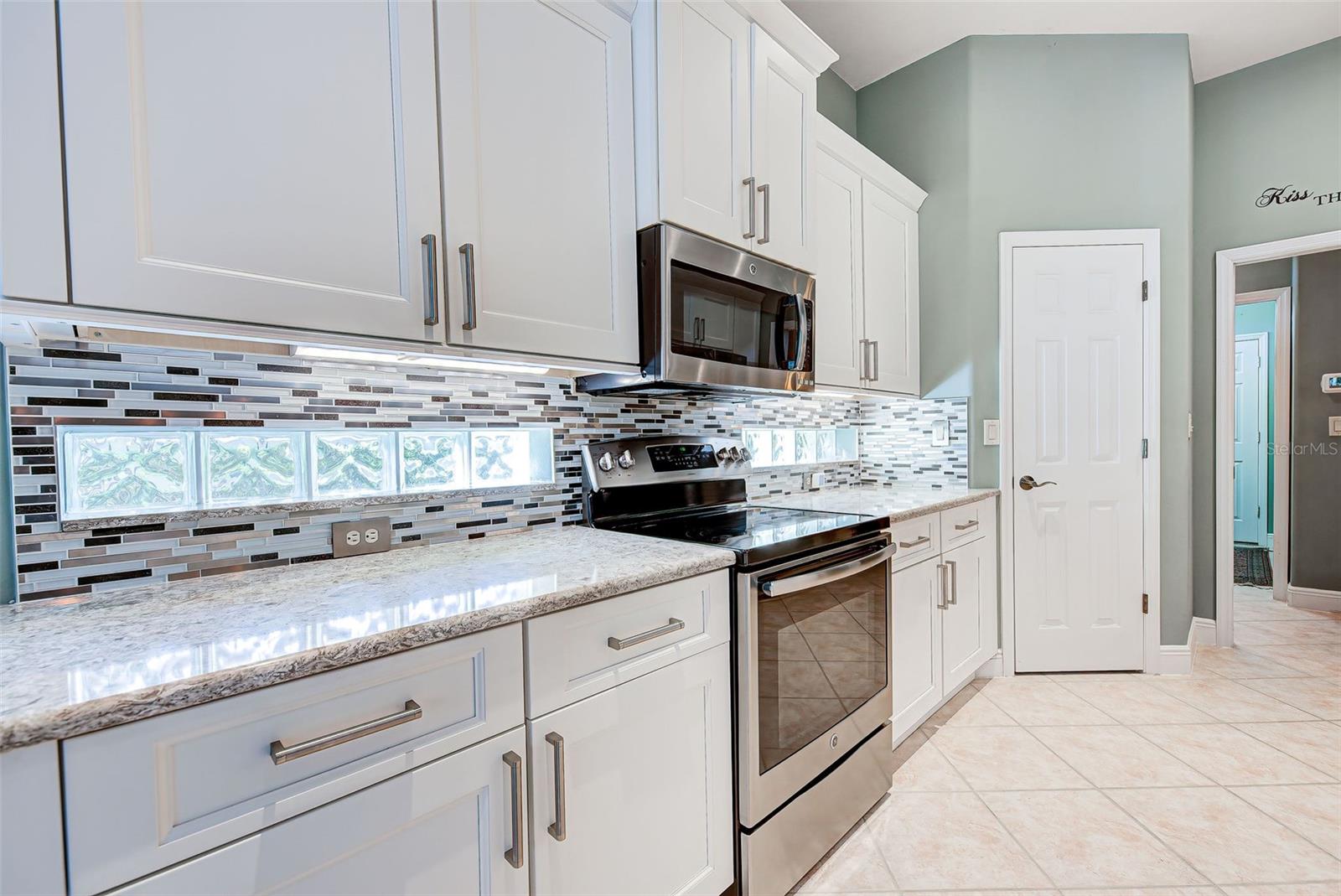 354 MELROSE CT — photo 14