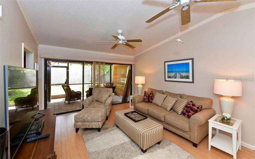 Home in SARASOTA — photo 9